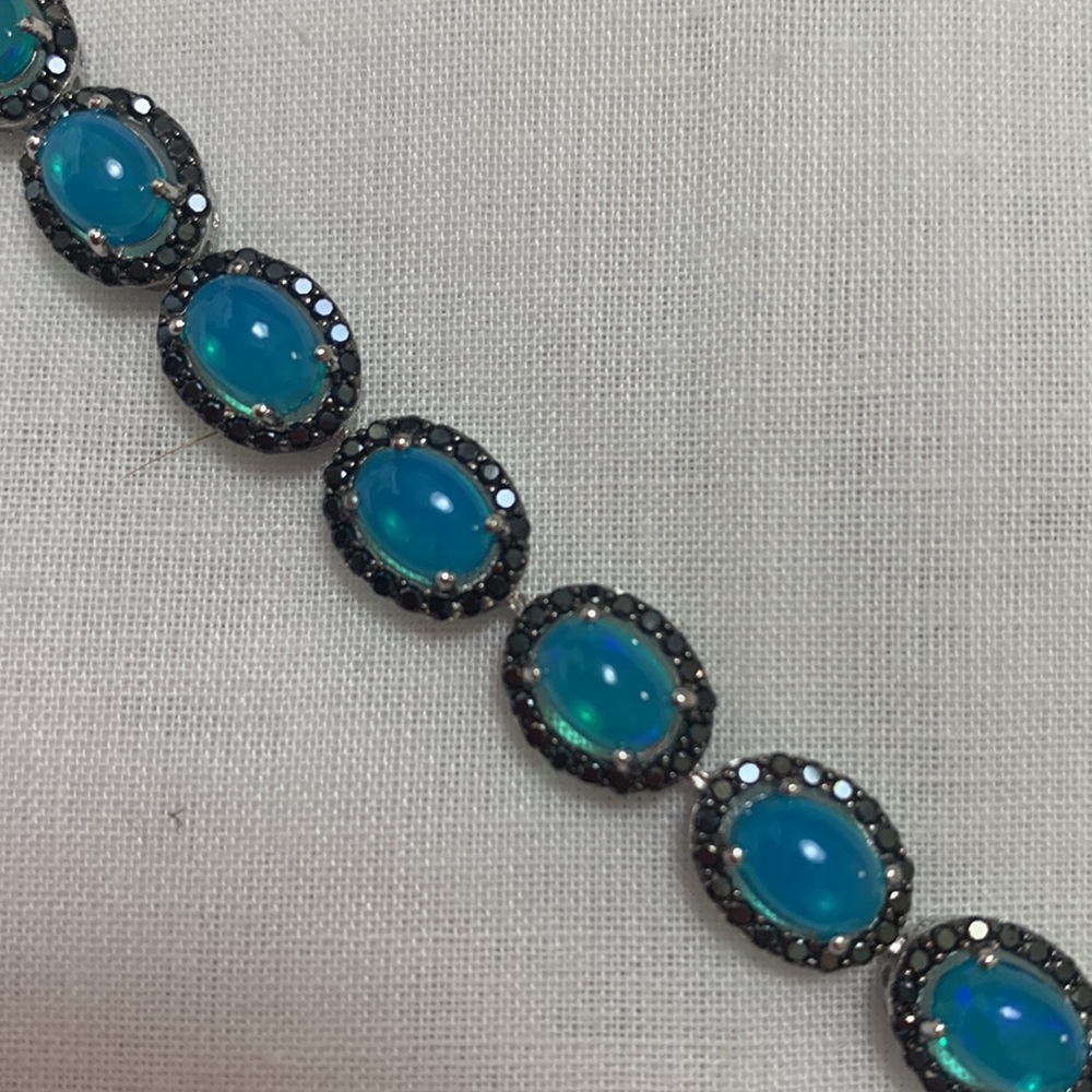 NWT JTV 6.25CTW OVAL BLUE OPAL & 3.20CTW ROUND BLK SPINEL BRACELET - Picture 2 of 6